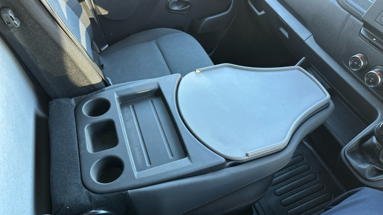 Renault Master Mwb Diesel Fwd MM35dCi 135 Business+ Medium Roof Van